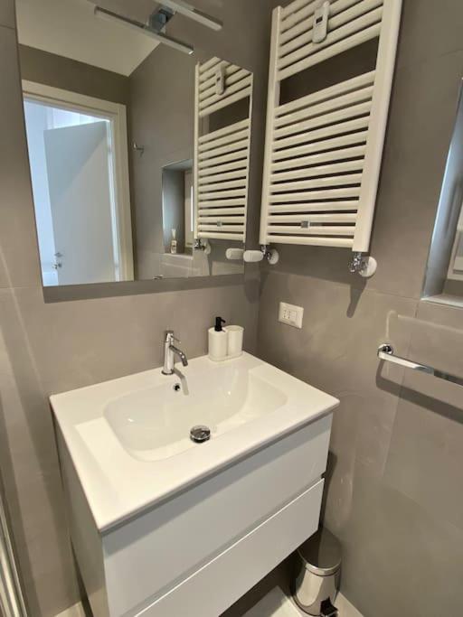 Caesar Apartment Бари Экстерьер фото